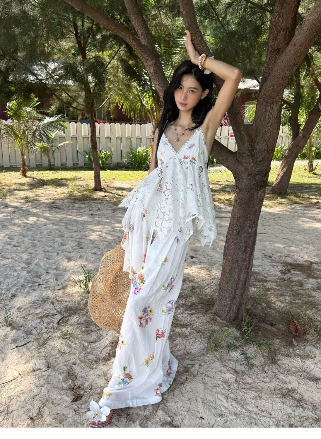 Eco Chic – Loose Floral Sun-Protective Outfit