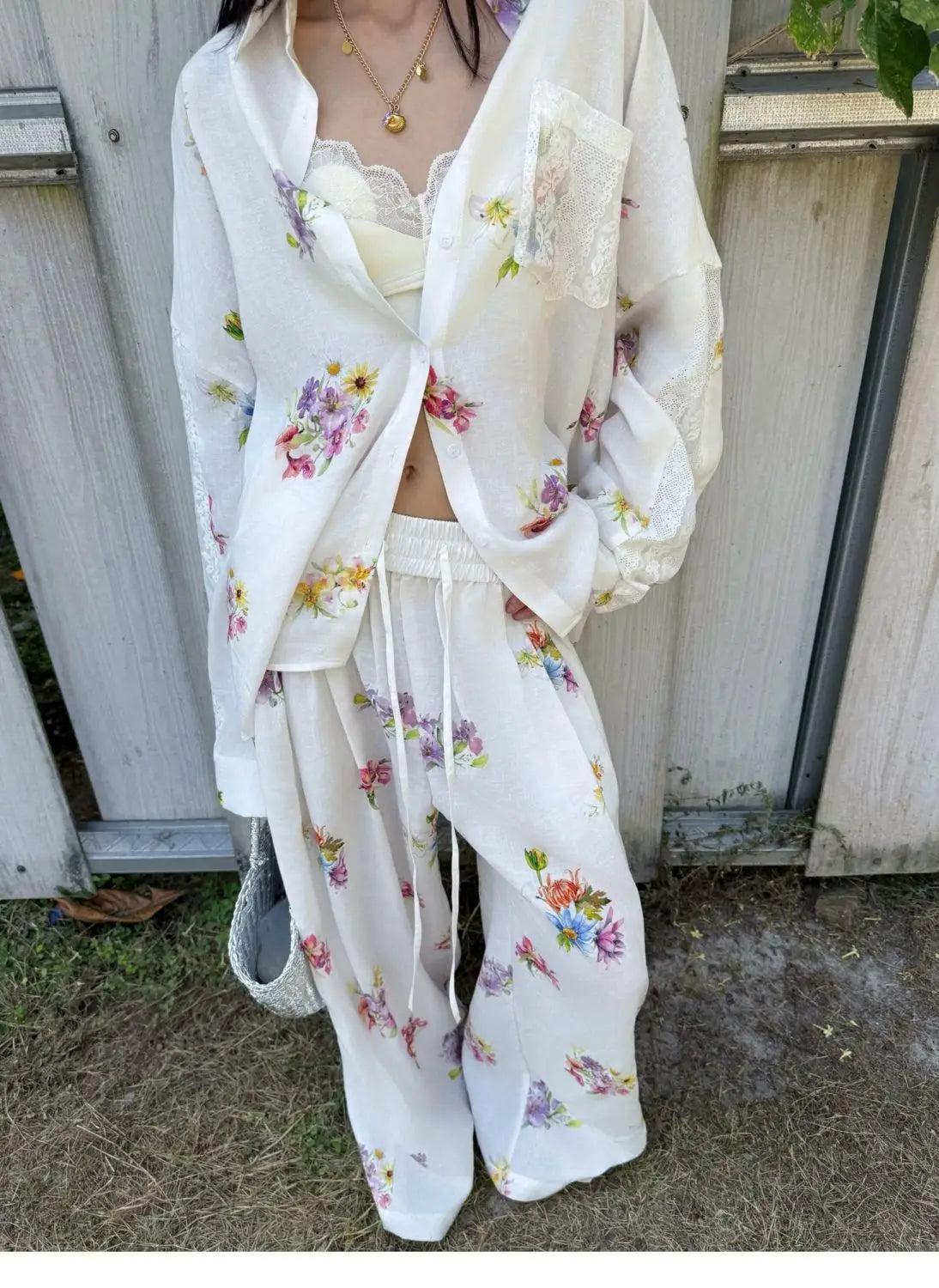 Eco Chic – Loose Floral Sun-Protective Outfit