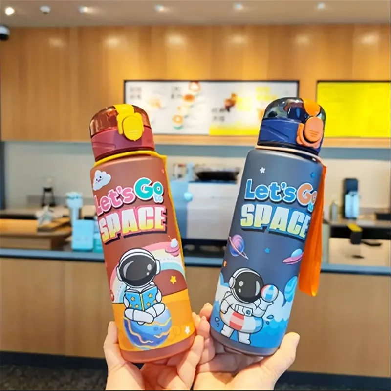 Kids Astronaut Water Bottle BPA-Free 700ml
