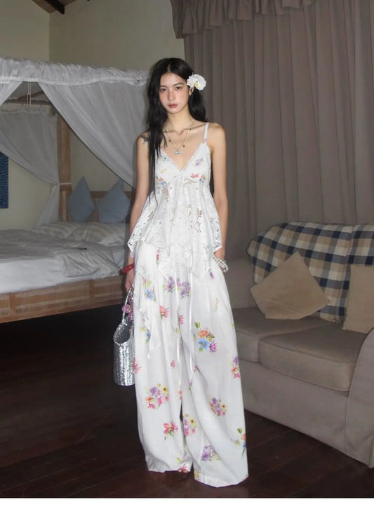 Eco Chic – Loose Floral Sun-Protective Outfit