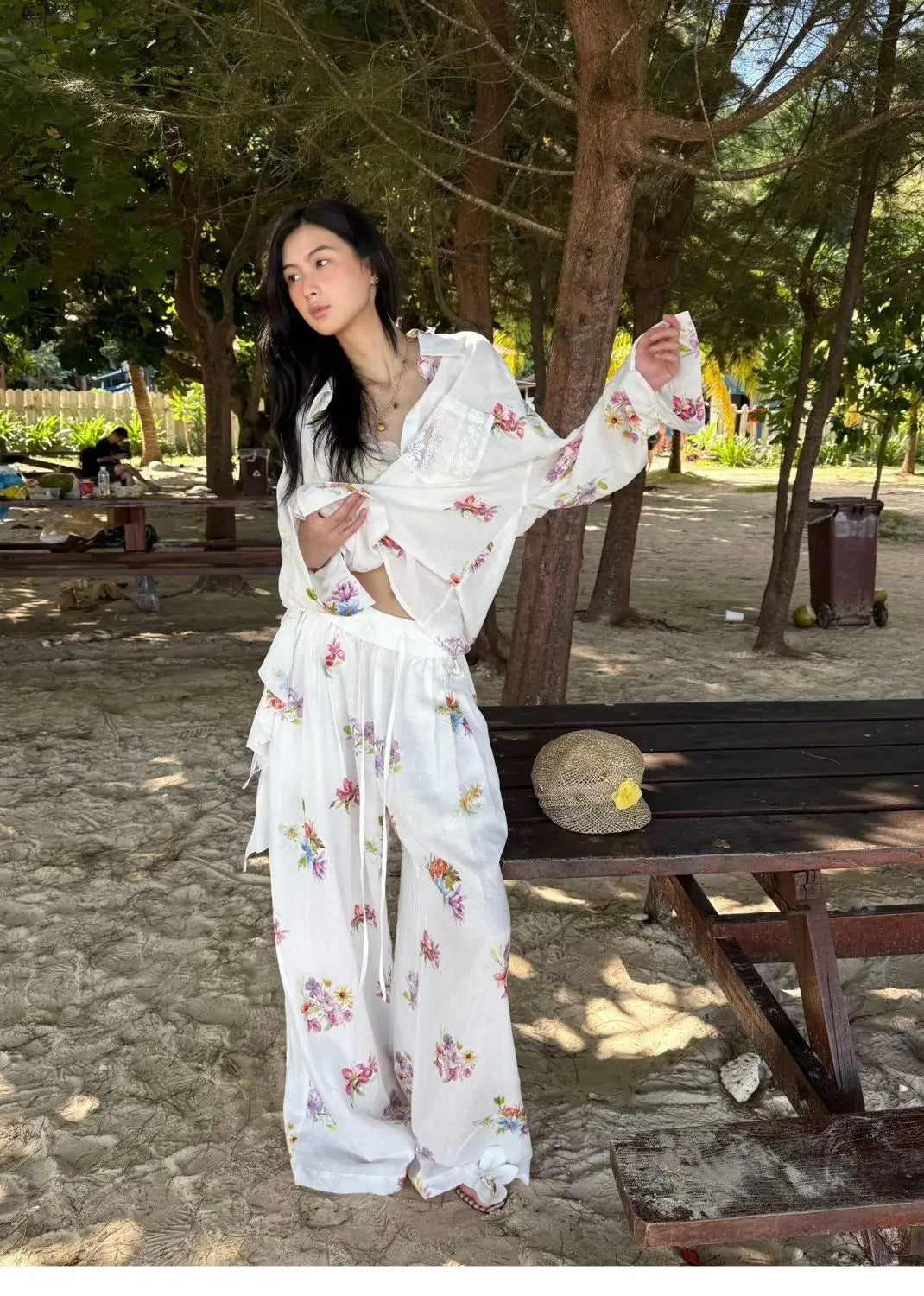 Eco Chic – Loose Floral Sun-Protective Outfit