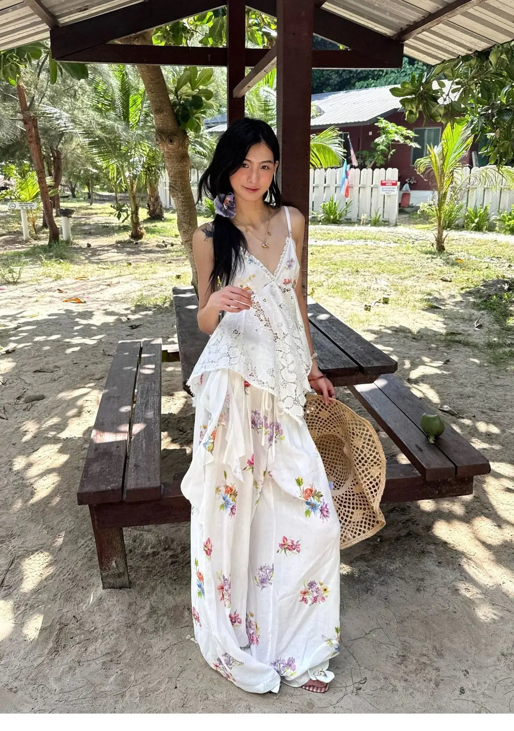 Eco Chic – Loose Floral Sun-Protective Outfit