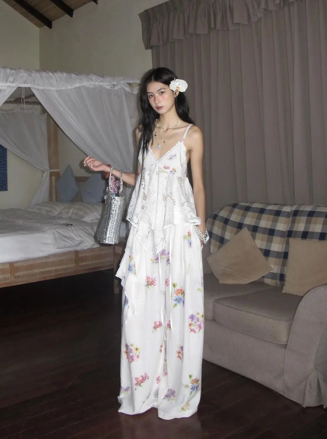 Eco Chic – Loose Floral Sun-Protective Outfit