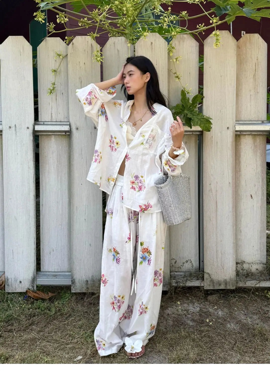 Eco Chic – Loose Floral Sun-Protective Outfit