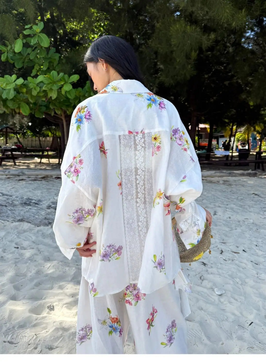 Eco Chic – Loose Floral Sun-Protective Outfit