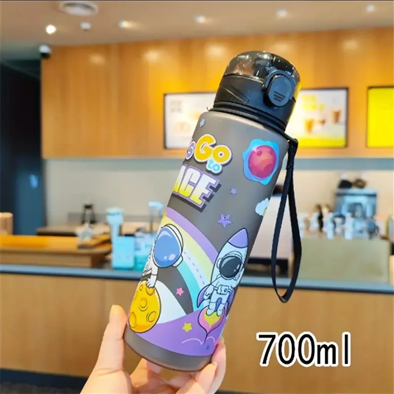 Kids Astronaut Water Bottle  BPA-Free 700ml