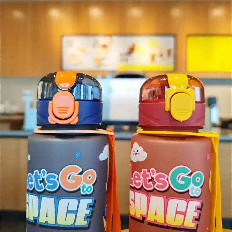 Kids Astronaut Water Bottle  BPA-Free 700ml